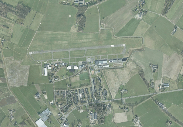 Luchtfoto luchthaven Teuge