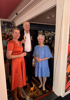 Carel de Bos met partner en burgemeester