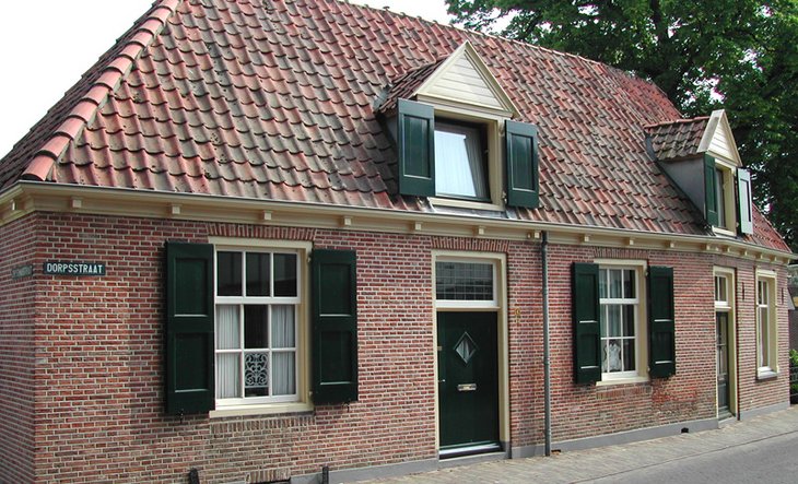 De Klok, Dorpsstraat 13