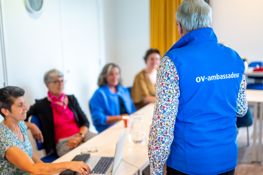 OV-ambassadeur voor een groep mensen