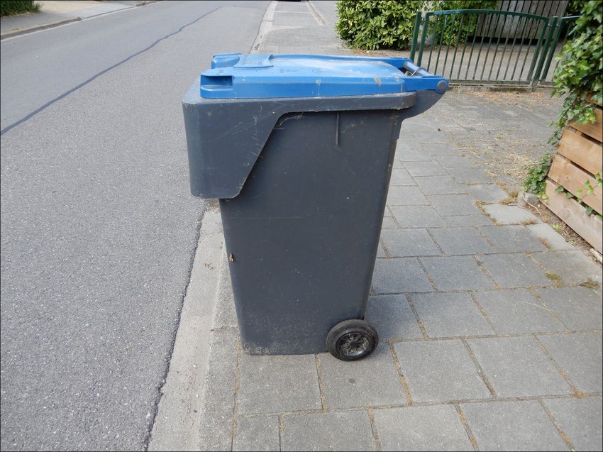 Blauwe papiercontainer