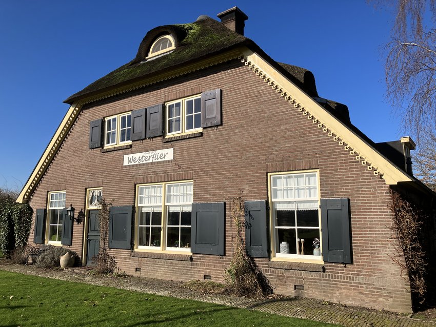 Westerflier, Zeedijk 15