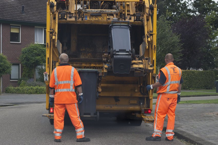 Gemeente stopt tijdelijk met ophalen grof vuil en grof groen