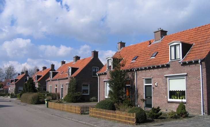 Wederopbouwwoningen, Stationsdwarsstraat 18 t/m 32 (oneven nrs.)