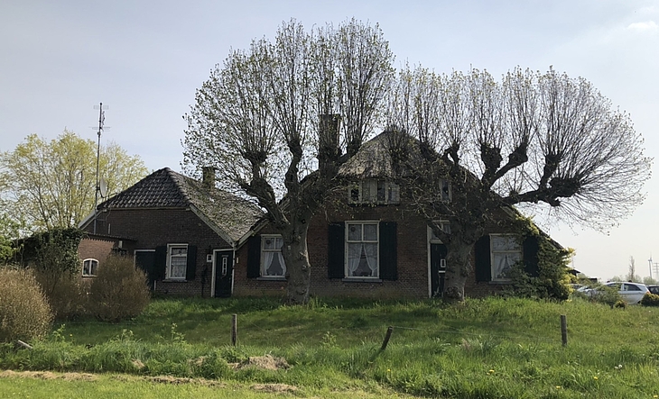 De Langekamp, Hoenweg 11