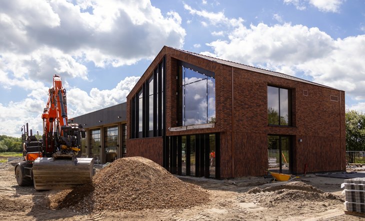 In, om en op de kazerne