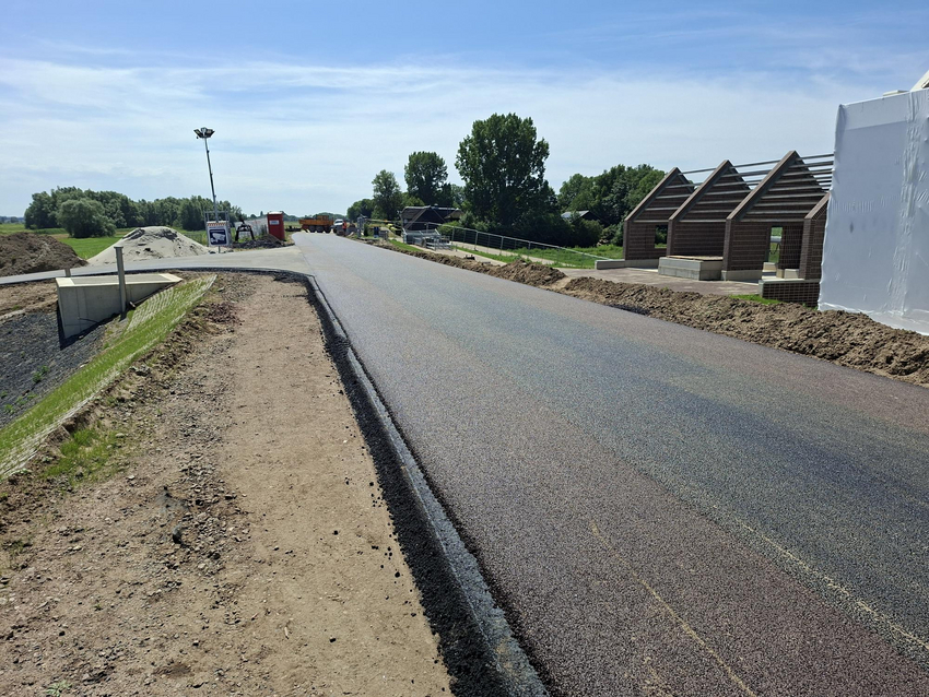 Nieuw asfalt op Bandijk