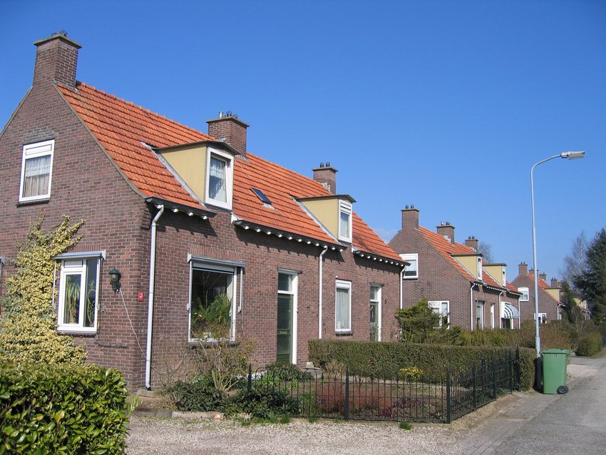 Wederopbouwwoningen, Emstermate 13 en 15