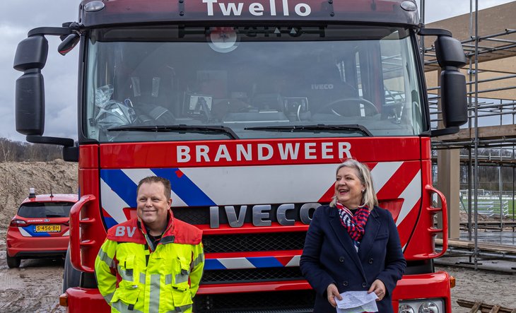 Commandant Emiel Horstink en wethouder Rosmarijn Boender