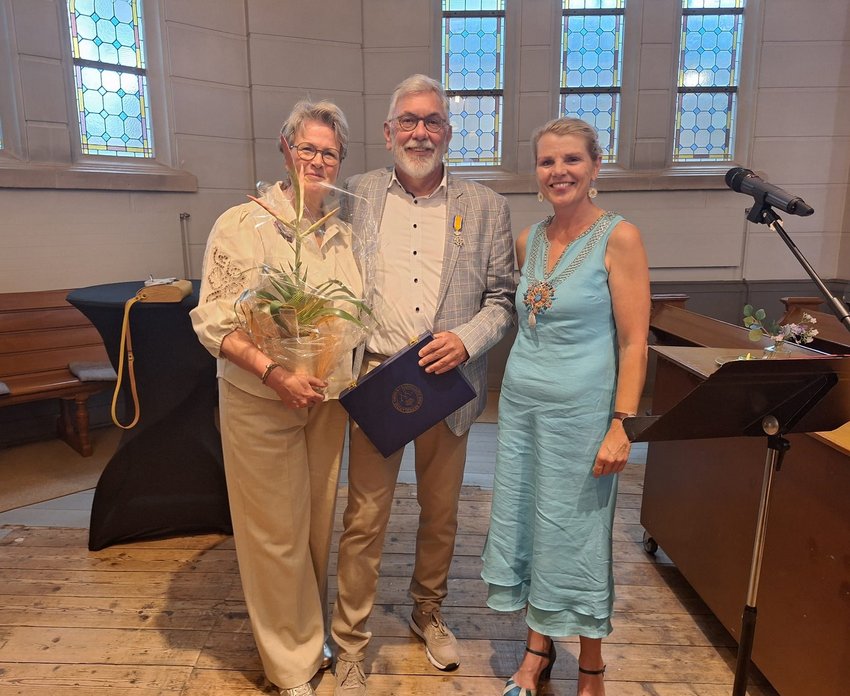 Anton van Empel met partner en burgemeester
