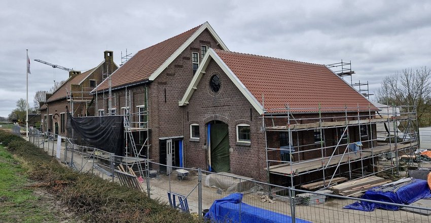 Gebouw gemaal Nijbroek in de stijgers