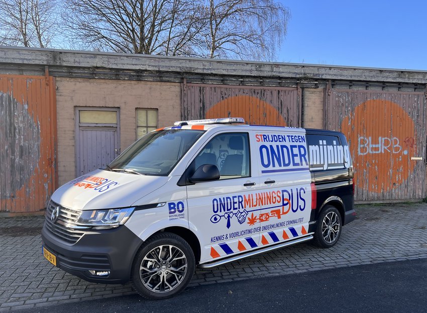 De ondermijningsbus