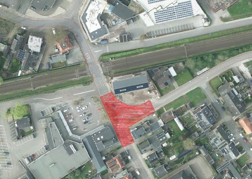 Luchtfoto van het kruispunt met het werkgebied rood gemarkeerd