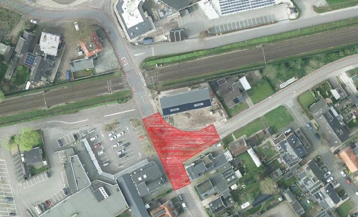 Luchtfoto van het kruispunt met het werkgebied rood gemarkeerd