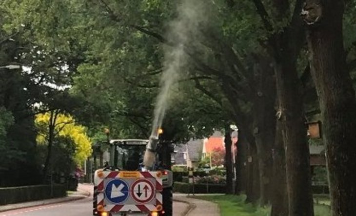 Tractor met luchtkanon