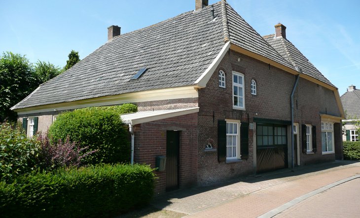 De Rageboom, Wilhelminaweg 16-18