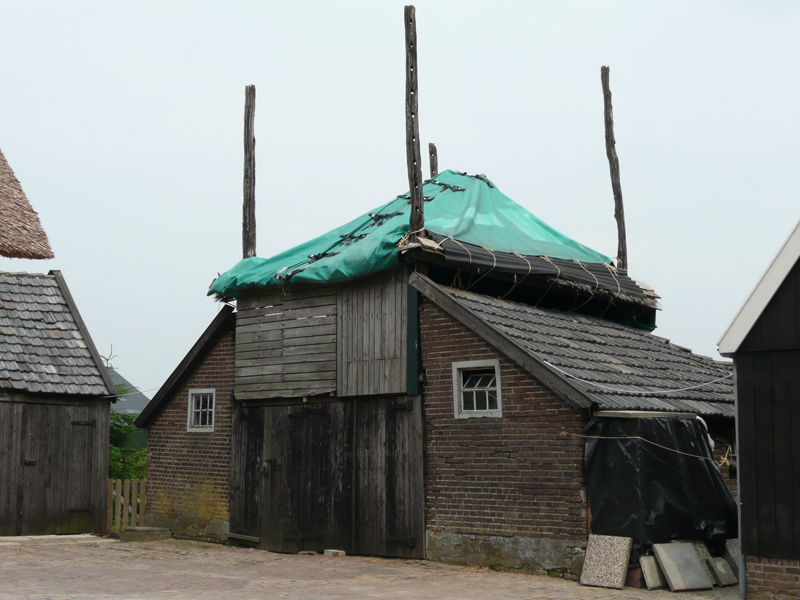 Vierroedige schuurberg, Middendijk 10