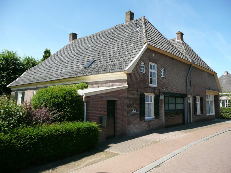 De Rageboom, Wilhelminaweg 16-18